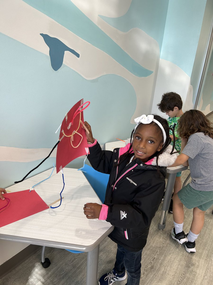 ArmstrongHP's tweet photo. Mrs.V’s kindergarten class had fun discovering &amp; critically thinking during their November STEAM task. Students created models of what they are thankful for. @hpisdschools https://t.co/P1dbye8KrM
