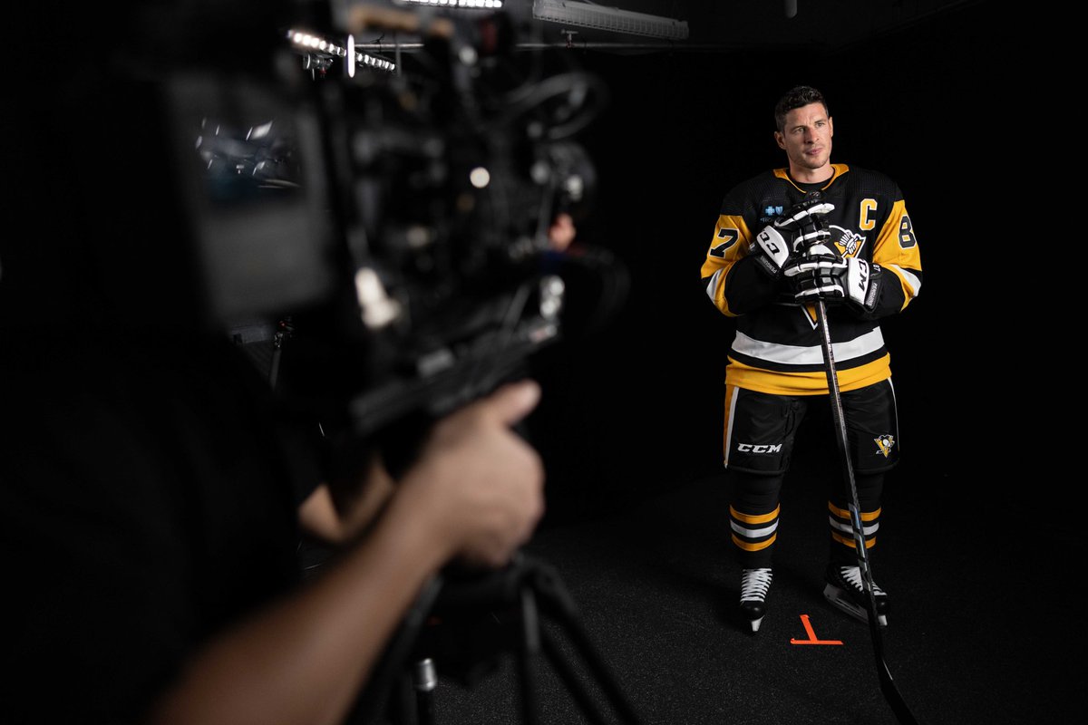 DGA Productions (@dgaproductions) on Twitter photo What happens in Vegas… ends up on the ice. BTS at NHL Player Media Tour in Nevada
DP <a href="/aaronfrutman/">Aaron Frutman</a>, Camera Ops <a href="/robchado/">Robert Machado</a> & <a href="/JeremyyyLe/">Jeremy Le</a>, Audio Tech Matt Kendall What happens in Vegas… ends up on the ice. BTS at NHL Player Media Tour in Nevada
DP <a href="/aaronfrutman/">Aaron Frutman</a>, Camera Ops <a href="/robchado/">Robert Machado</a> & <a href="/JeremyyyLe/">Jeremy Le</a>, Audio Tech Matt Kendall