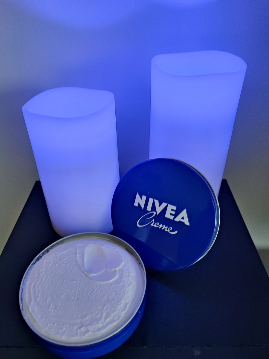 Nathali80130804's tweet photo. Mon avis sur la crème iconique de @NIVEAFr une crème visage,corps et mains qui tient ses promesses d hydratation intense et son parfum divin
#nivea #hometesterclubfr que je remercie pour cette belle expérience
@NIVEAFr 
@HomeTesterClub 
#partenariatnonrémunéré 
#produitoffert https://t.co/LMEW1vjgaE