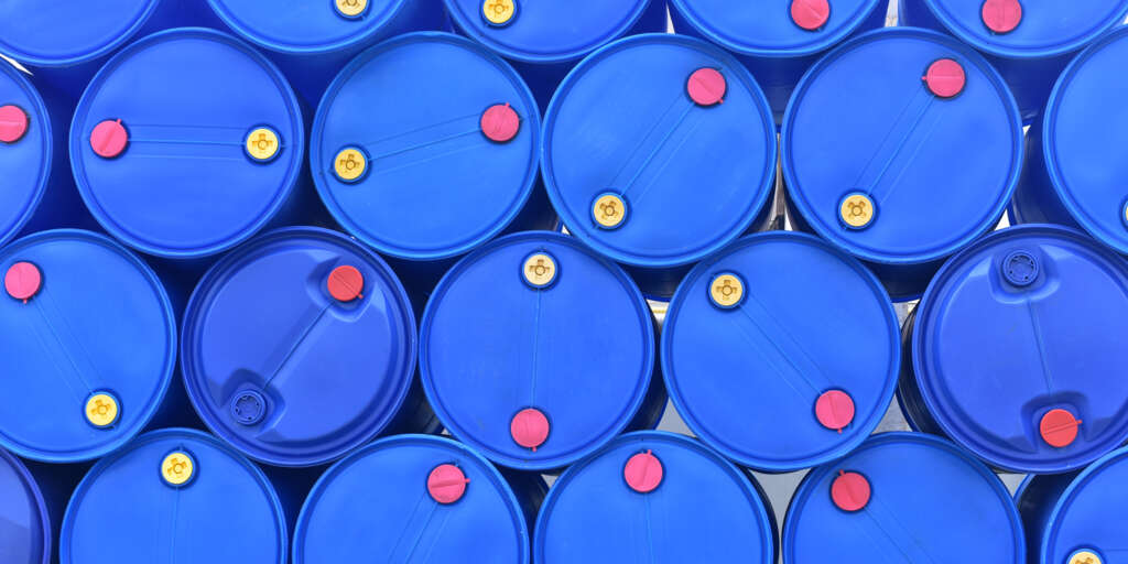 China's small independent refineries expect the government to raise the #FuelOil import allowance for 2023 to bring in more barrels as an alternative feedstock for the remainder of the year, #refining sources said. Learn more @SPGCI: ow.ly/U19a50Q7OZB