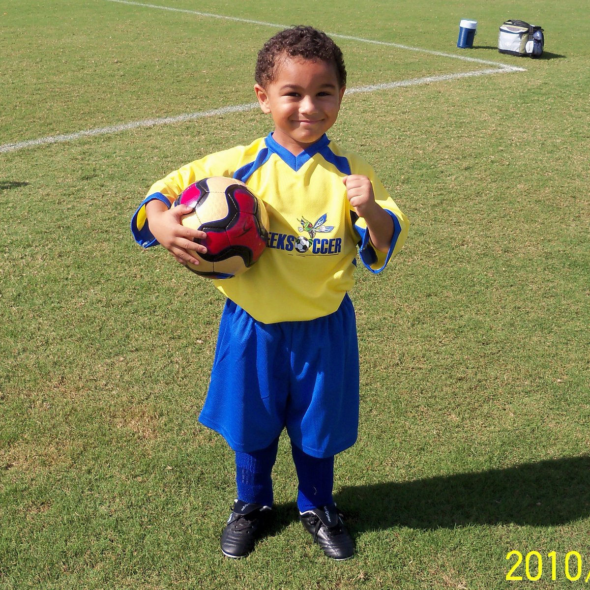 USYNT's tweet photo. It’s not Thursday without a throwback. Can you guess who’s who?

#U17MYNT https://t.co/AQjpNbltBi