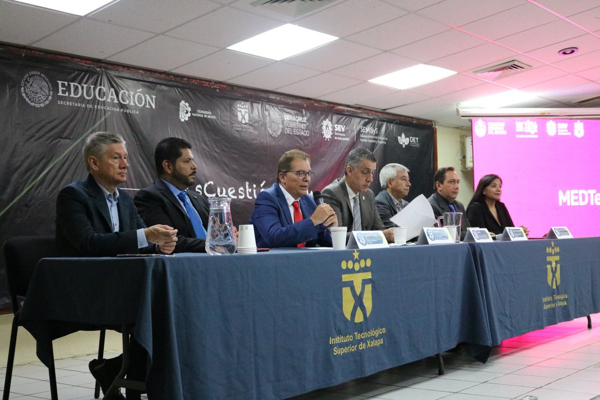 SESEAVOficial's tweet photo. Por su parte el Director General del #ITSX, agradeció los trabajos en conjunto con la @SESEAVOficial mencionando ser parte crucial en la implementación del Modelo de #EducaciónDual y la destacada participación integral de los jóvenes en la misma, fortaleciendo su desempeño (3/4) https://t.co/QoDjLuh9fX