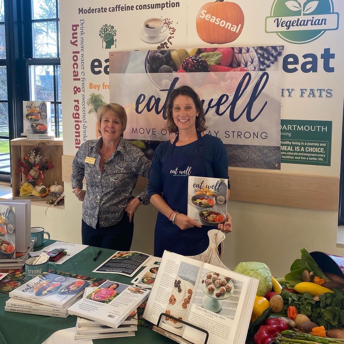 Join cookbook author Renee Plodzik today at ‘53 Commons for a lunchtime talk! 

She'll be sharing inspiring recipes from her recent cookbook, 'Eat Well, Move Often, Stay Strong,' focusing on healthy living, clean eating, and her personal cancer journey. 

#Dartmouth #Dining