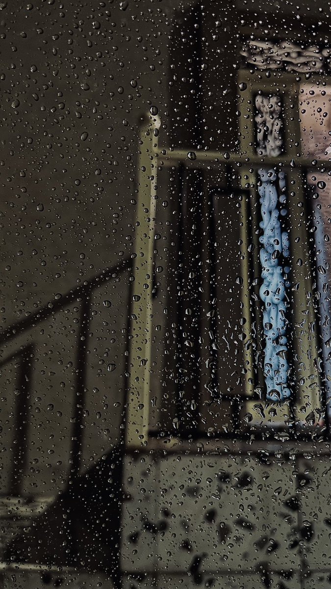 لاحّ لي وَجهك . . وجَاب الله مطر🤍.