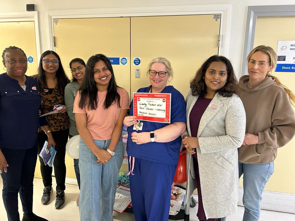 PAHTVNs's tweet photo. Amazing pledges by our nurses and doctors as part of our STP day, with special focus on skin checks, repositioning and nutrition 👏🏼👏🏼 #StopThePressure #aSSKINg https://t.co/g6SR93iaqW