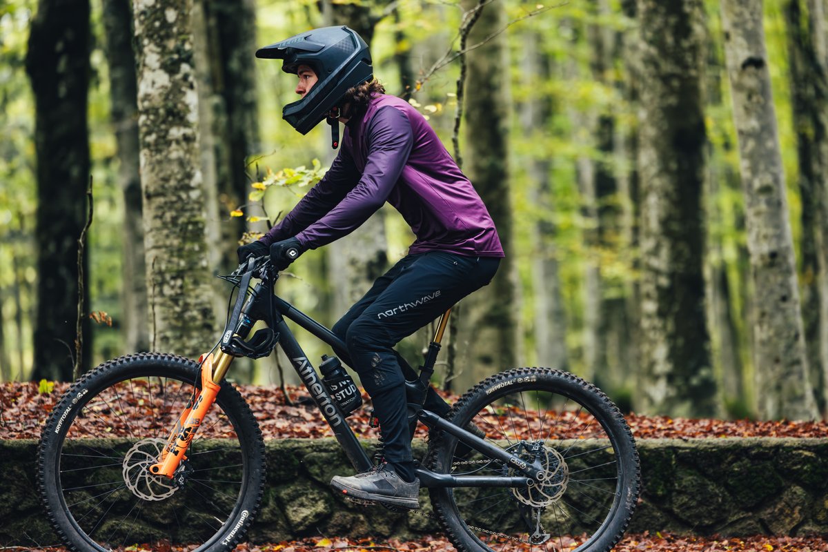 atherton_bikes's tweet photo. A one-of-a-kind enduro weapon... Enduro Mag AM.170 review ๐
Read the full review here: https://t.co/i3C7ADsokb
#athertonbikes #lugandtube #builtdifferent #enduromag #review #dh #enduro #mtb #dhmtb #enduromtb https://t.co/hTdURzDY3Z