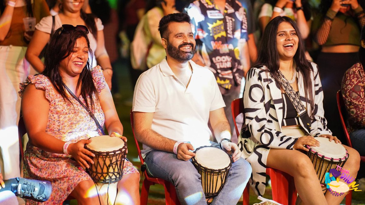 We're all about spreading smiles, laughter, and good vibes at Team Dhunn!

Keep drumming and keep rocking! :)

#teamdhunn #dhunnthedrumcircle #boomwhackers #drumcircle #bucketjam #smiles #teamengagement