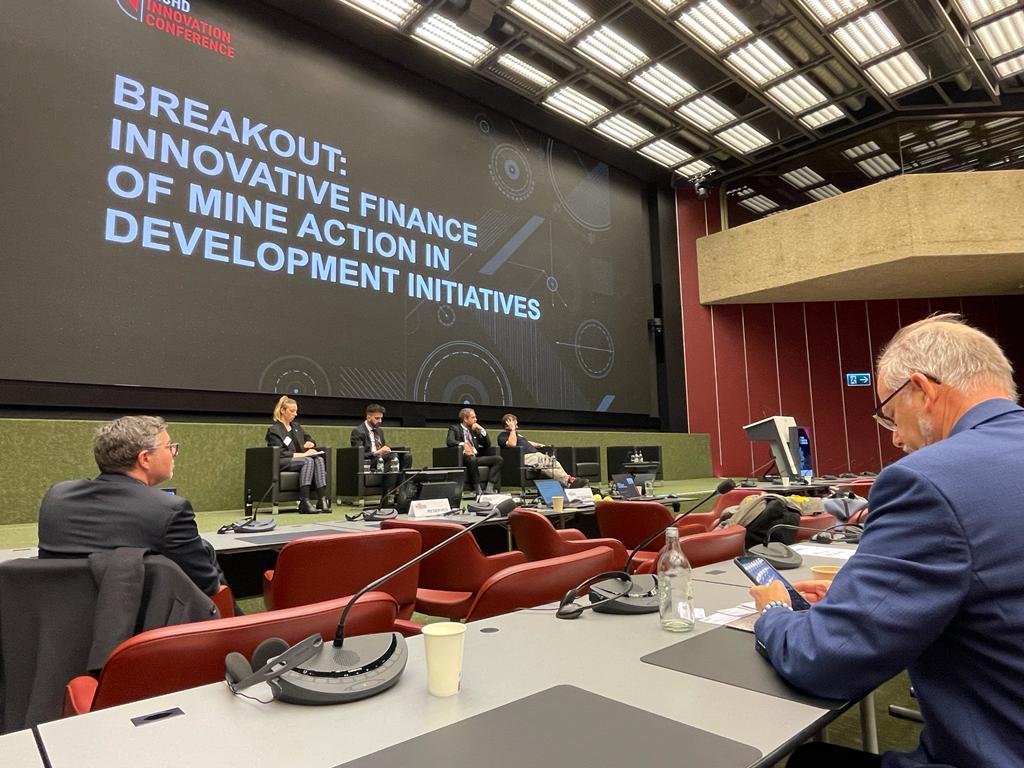 herorats's tweet photo. #APOPO is at @theGICHD Innovation Conference 2023 this week! In collaboration with @FCDOGovUK, we presented the planning process and initial data from our first-ever Mine Action Development Impact Bond (DIB) project in Cambodia.
#PartnershipsForGood #SDG17 #Demining #MADIB https://t.co/lvqElQizQQ