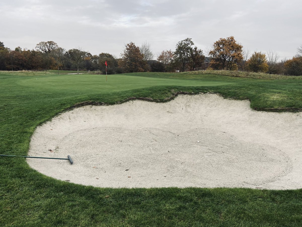 We’re delighted with how our new front 9 bunkers have faired with all the recent rain - looking forward to getting the back 9 done this winter! <a href="/GreasleyGolf/">John Greasley Ltd</a> @jonathangaunt