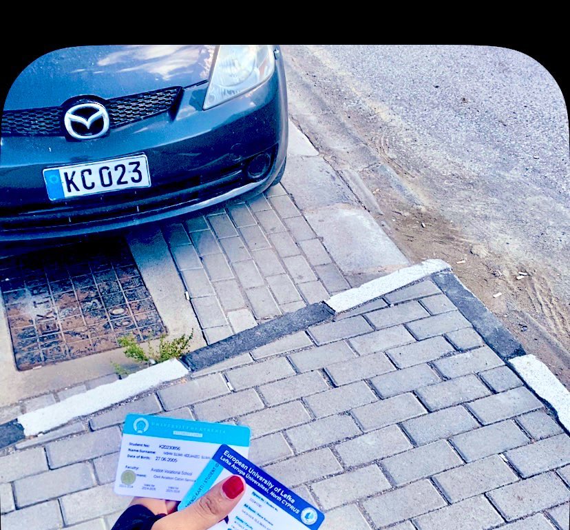 أنا فخورة بنفسي جدآ🌸🤍
بعدت عن أهلي وانا في عمر صغير واختيت في مواقف بعمر صغير منها اني بدرس تخصصان . قدرت اطلع نشوي الانا فيها حاليا.وحاليا بكل قوة قلب عارفة اني مهما حصلت معاي مشاكل انا قادره احلها وواثقة في اختياراتي وطريقة حبي لنفسي وما راح اوقف اشتغل وما اوقف حياتي علي زول