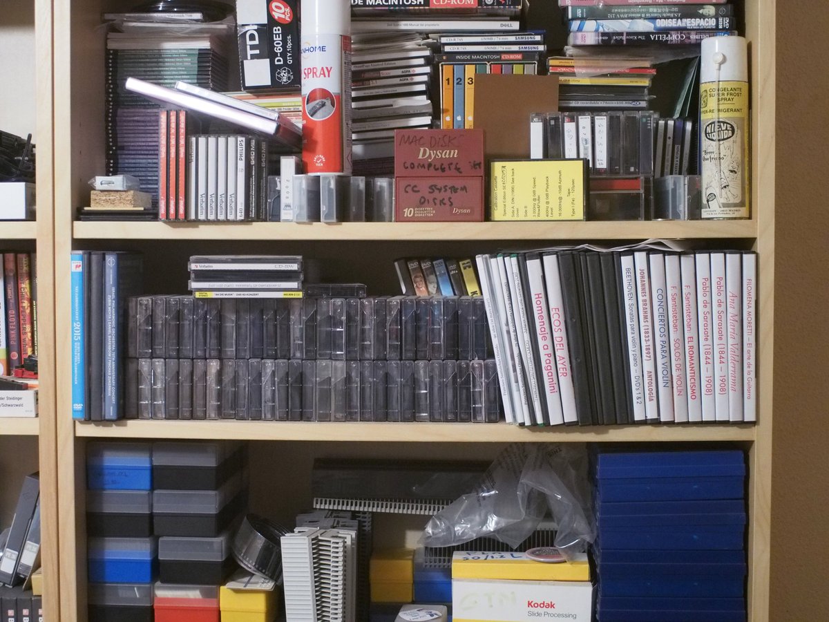 Got an #Olympus #OMsystem #Zuiko 28/3,5 off eBay dirt cheap... but took TERRIBLE pictures😰. Reflections on the back elements were odd, so I took it apart with my crappy, rusty spanner wrench and... one element was flipped🤦‍♂️. Now fixed after a two-minute job!😁 #RightToRepair