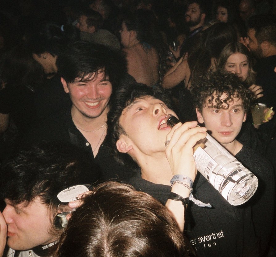 5up has seen something 👀✨