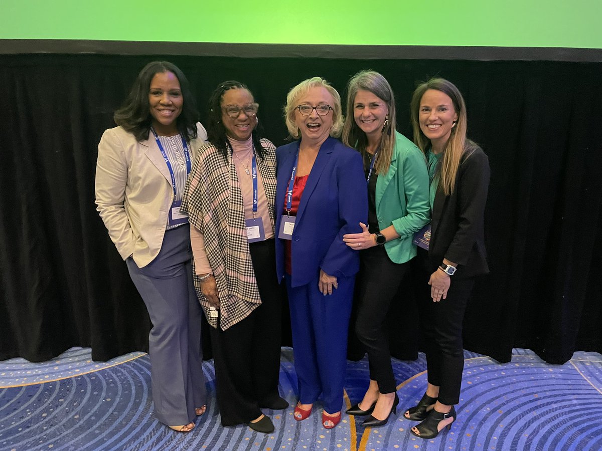 Literacy_Wynns's tweet photo. Great Leader! Amazing π€© Session
#Dr.Wright
@ExcelinEd #BuildingStrongReadersπ https://t.co/UEVITUMuoY