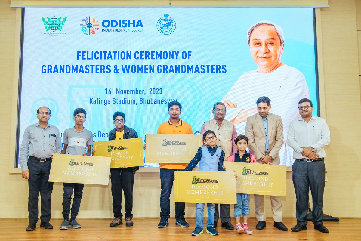 Celebrating chess brilliance in #Odisha! ♟️ 

Grand Masters &amp; Women Grand Masters honoured at Kalinga Stadium for their outstanding contributions to the game.

Sports Secretary Shri <a href="/rvineel_krishna/">Vineel Krishna</a> felicitated GMs- Shri Sasikiran K, Ms. Koneru Humpy, Shri Surya Sekhar Ganguly,