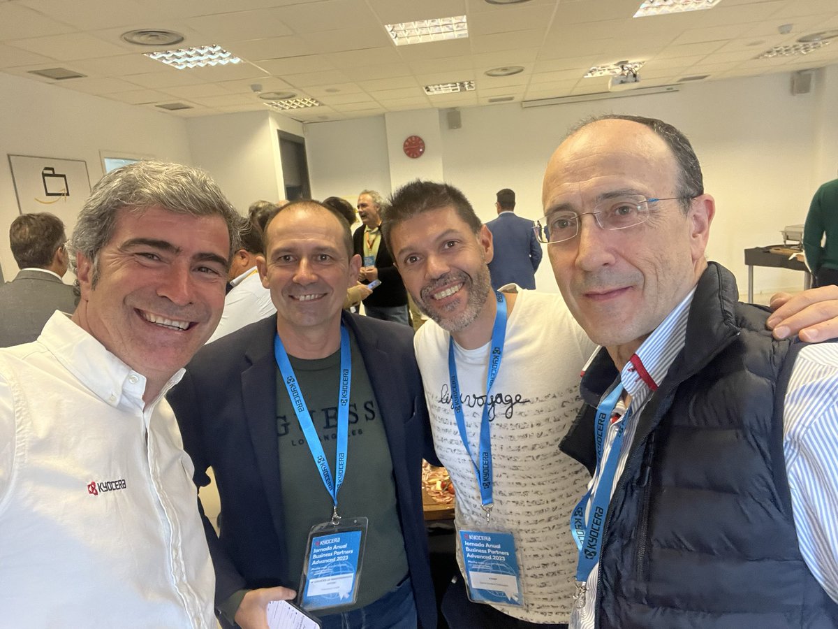 esteban_pacios's tweet photo. Hoy hemos recibido la visita de muchos amigos en las pcoo ellas @KYOCERA_DS_ES de #LasRozas
Gracias a @Value_Creciendo por su interés en el evento y el esfuerzo diario
#BusinessPartnerAdvanced https://t.co/EBUrXE4aUz