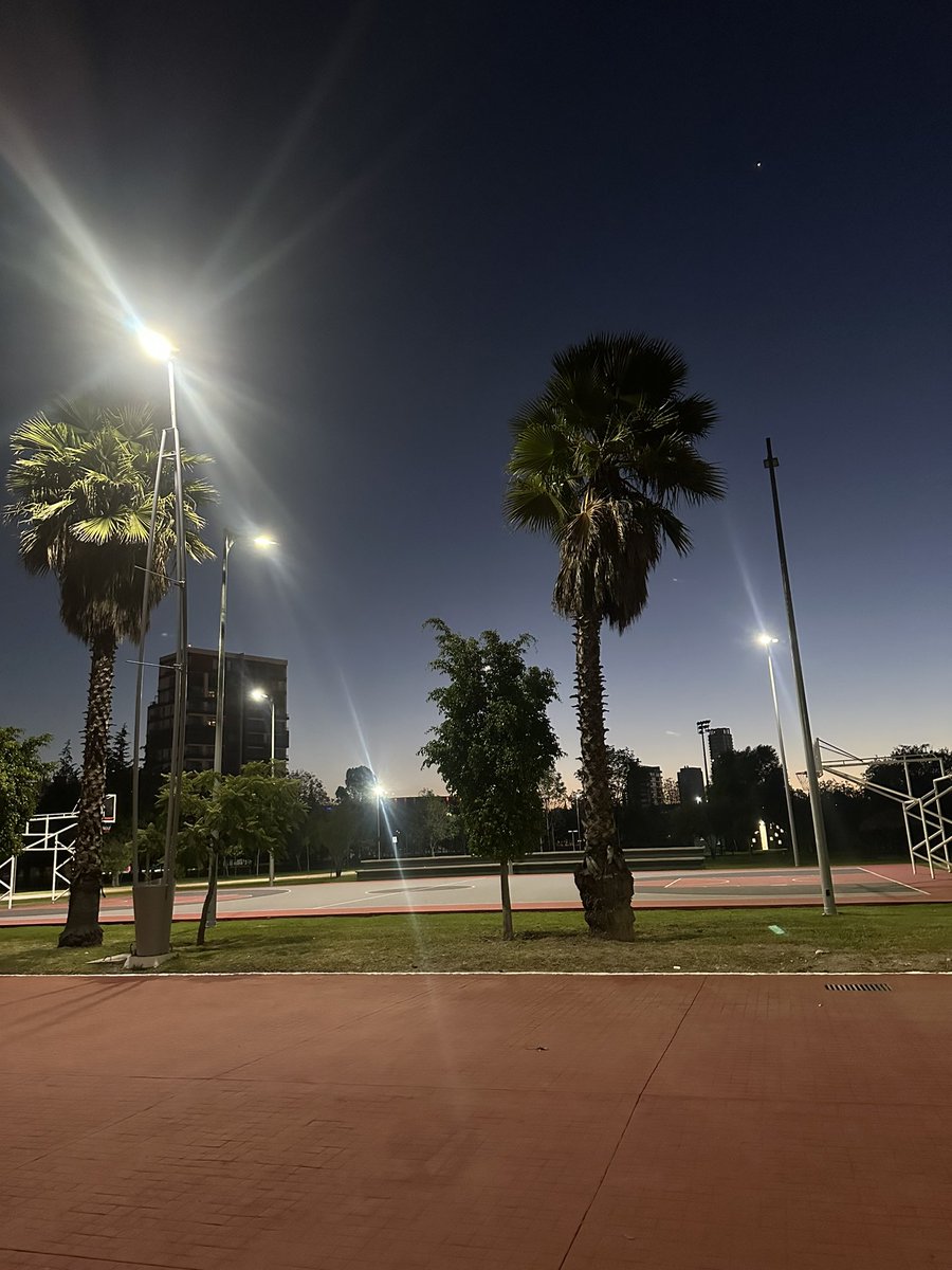 Glacue64's tweet photo. Y hoy estuvo intenso el
entrene #repes amigos
#FelizJueves
a todos los #runners
Día de #miles
Y se logró súper!
@logrartusmetas
@ManicomioRunner
@ComuniRunners
@MeEncantaCorrer
@CorroAMiPaso
Disfruten! https://t.co/WlZeA2Yput