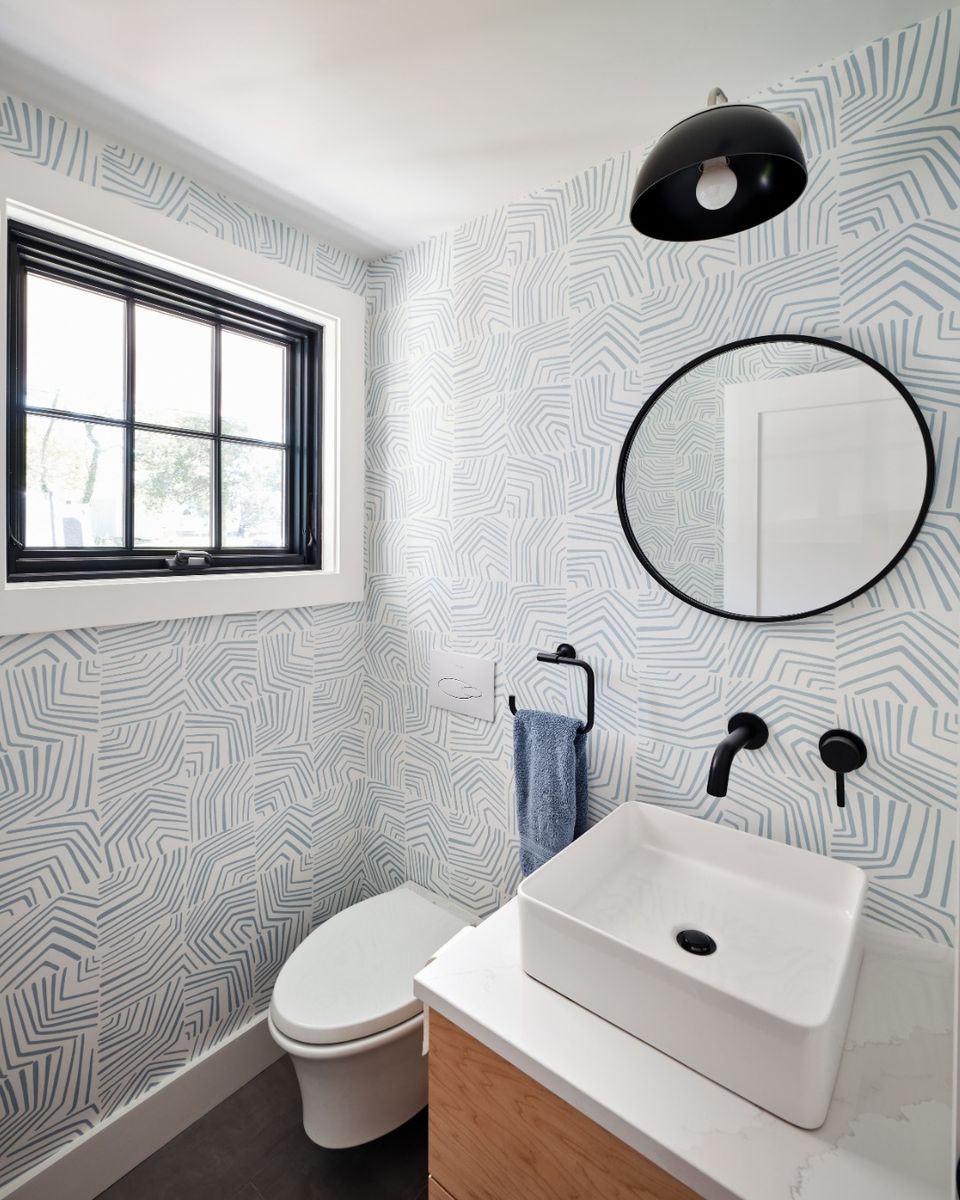 PhilbrookCC's tweet photo. Petite baths with big style: Yes, it can be done.
#BuiltByPhilbrook in collaboration with A3 Architects, inc (#1,4) 📷 Dan Cutrona Photography (1,4), Grattan Imaging (#2,3) #CapeCodHome #CapeCodBuilder #BathroomDesign #SmallSpaces #DesignInspo #Builders https://t.co/XyldjIoFHi