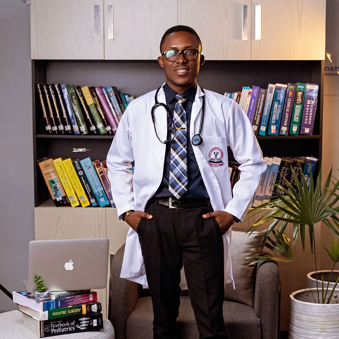 Stevewilplates's tweet photo. @ugmsa_ Introducing Dr. (Med) Stephen Kofi Kesse Aboagye. Dear LORD, thank You!!!❤️

God will sort us out!
He always does!✨ https://t.co/yKayZaCpLz