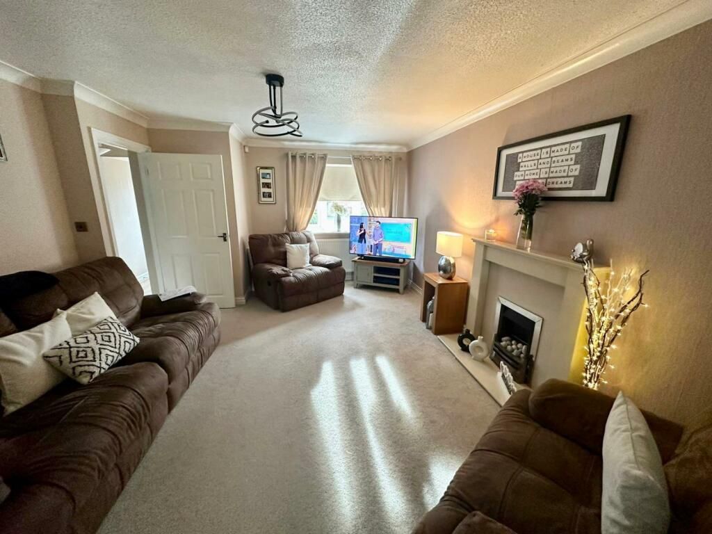 Hunters_BPL's tweet image. ✨ NEW PROPERTY FOR SALE✨ 
Rona Avenue, Blackpool 
£220,000 
**IMMACULATE 3 BED SEMI DEATCHED HOUSE IN A GREAT LOCATION**
Call Hunters Blackpool on 01253 362640 to arrange a viewing.
#forsale #3bed #immaculate