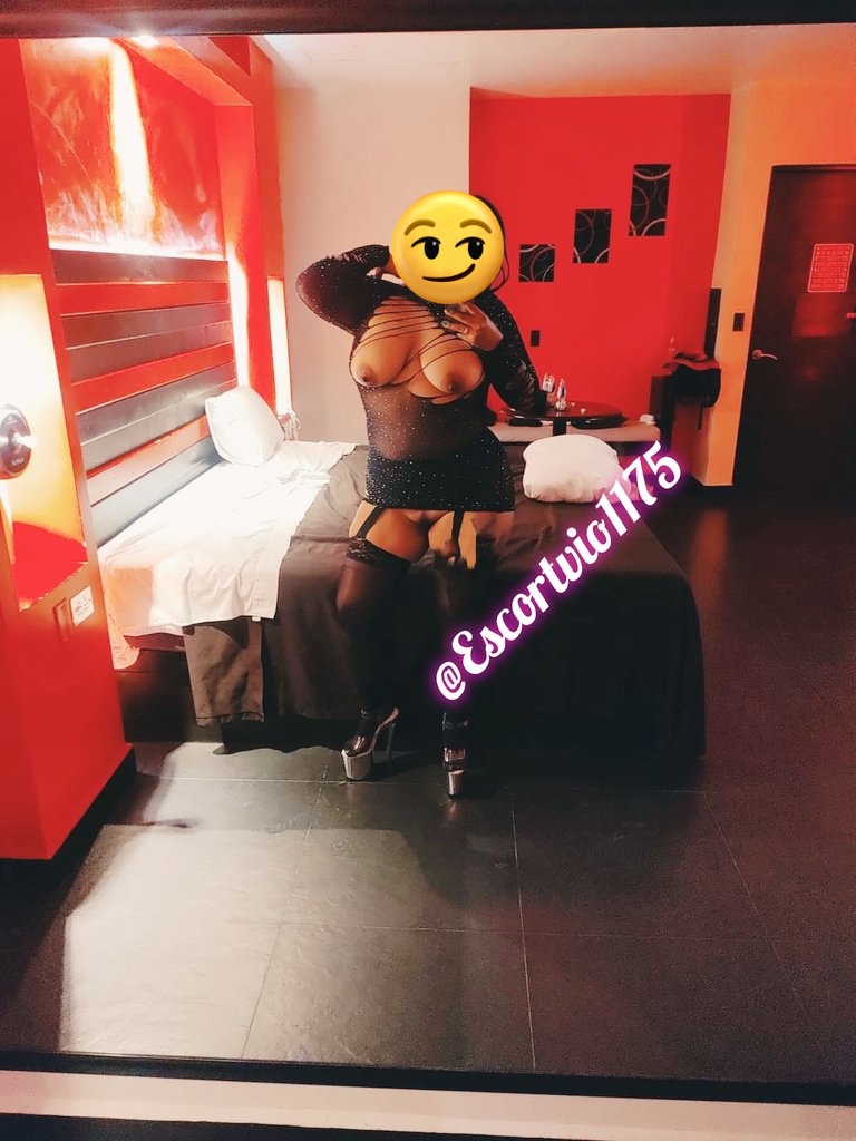 Con ganas que me la metan toda 🤤
Rt y te envío mi número de cel  🫢 
#juevesdeseduxxxión  #juevesdepiernasyalgomás