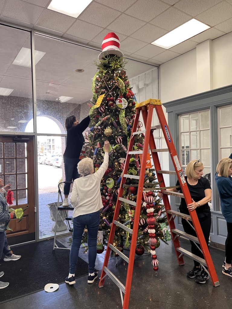We'd love to give a big thank you to Starkville Town &amp; Country Garden Club for coming by the library and putting up this beautiful Dr. Seuss-themed tree! Come by and see it for yourself!