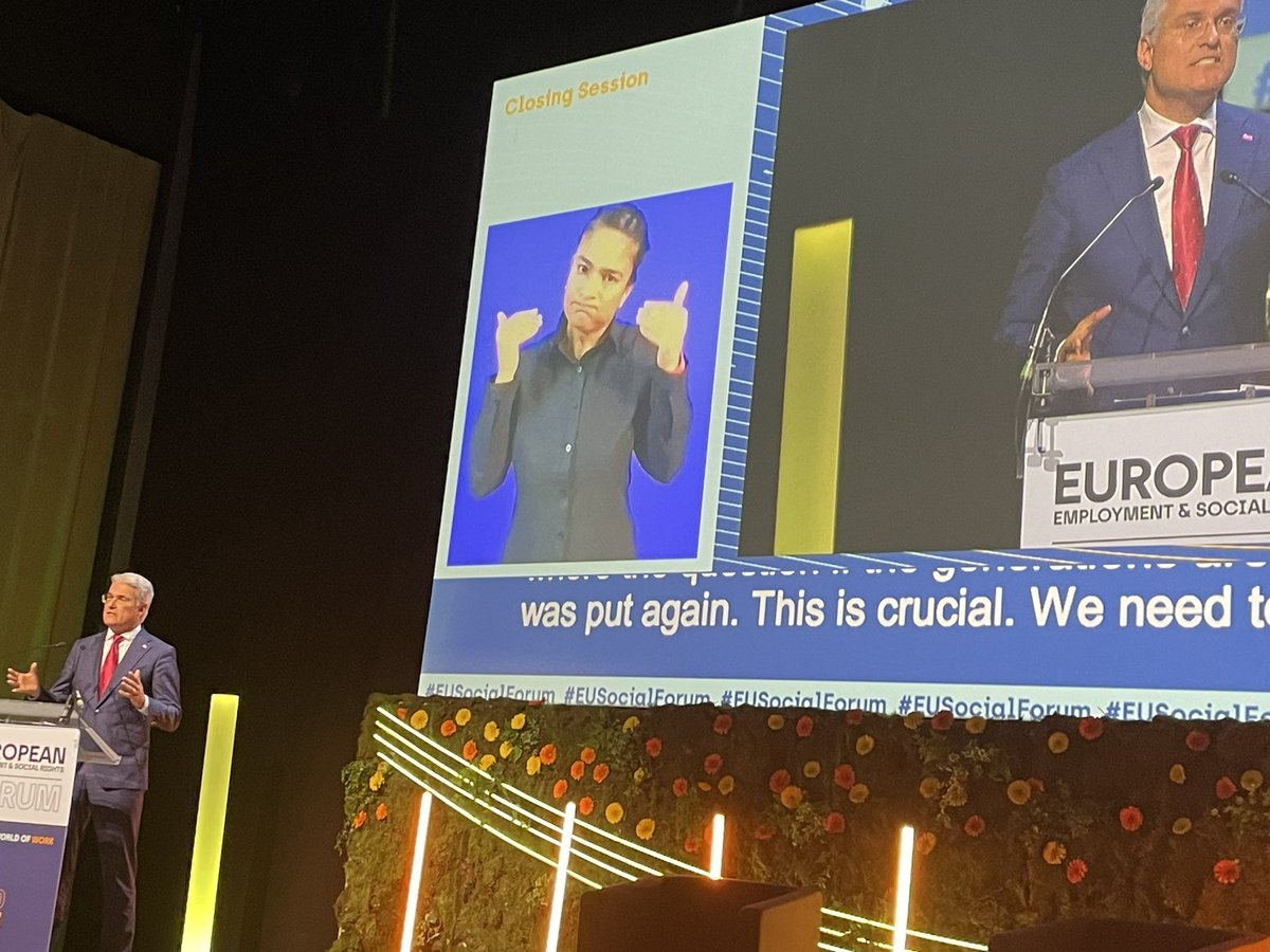 ”Conversation of the Future of Work will become the conversation of the Future of our World. This is the European way. This is the way.” @dragos_pislaru talks about technology, jobs and EU legislation very convincingly and timely for the AI debate at the #EUSocialForum