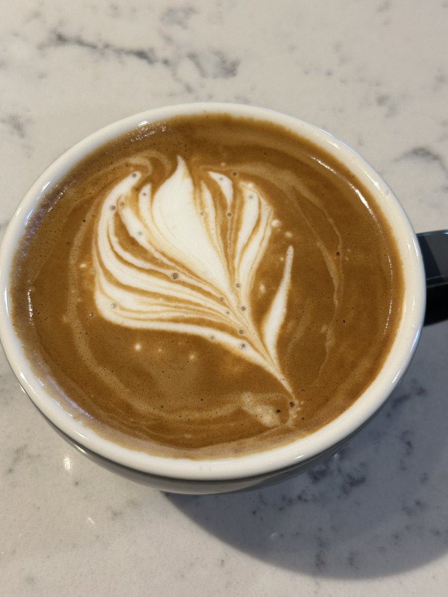 BenjiManTV's tweet image. Keeping breakfast small helps with clarity in the morning. One way I do that is grab one of the kids mini plates lol @CaffeLusso #arugala