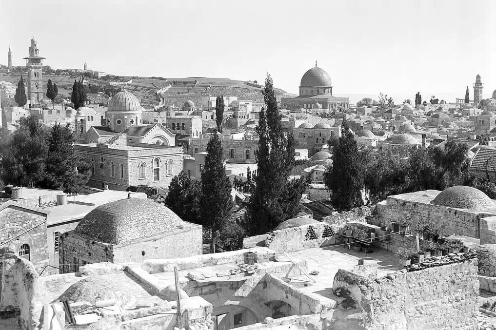 CintaRasulAllah's tweet photo. Masjid Al-Aqsa - Al Quds, Palestine 🇵🇸 in 1930 when there was no illegal occupation by the Terrorists of Zionis 

InshaAllah one day we will see our Palestine free from Greedy, Land grabbing, blood thirsty zionists! https://t.co/71paPMf5Z8