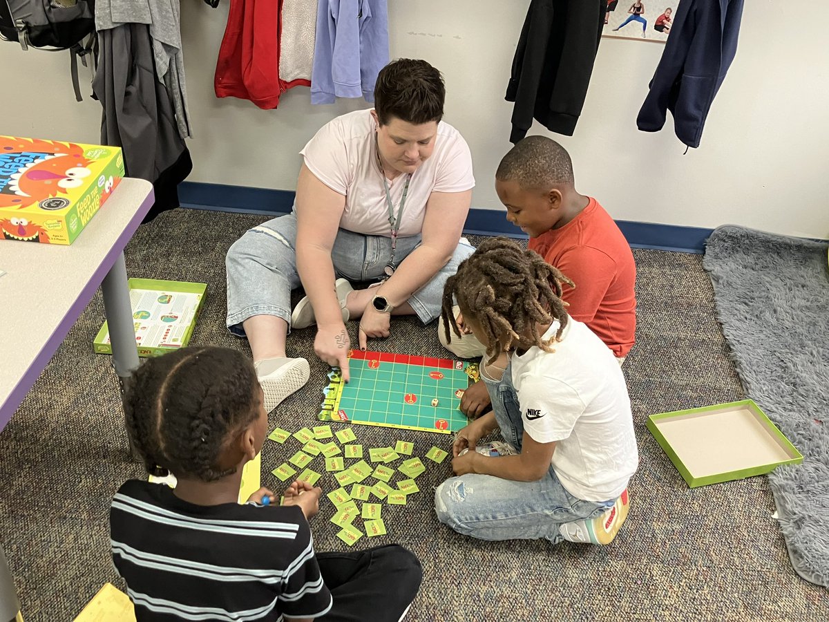 Center Elementary tweet media