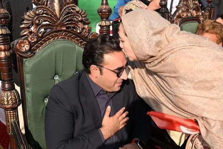 NaveedComred's tweet photo. That's Love of mother's.
Benazeer ka beta Benazeer jesa.
@BBhuttoZardari 🇱🇾🇱🇾🇱🇾🇱🇾🇱🇾🇱🇾 https://t.co/5r1R9pvQdp