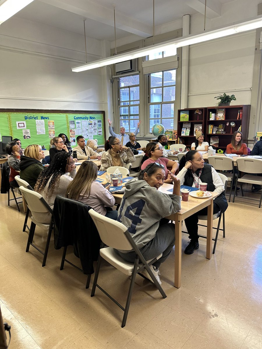 kukic72's tweet photo. Community Learning Walk today @PS72X was a hit! Thank you to all our parents and community members for coming out to see teaching and learning in action!! ✏️📝 @Principal72x  @jen_joynt @D8Connect @aurora_ronda @AnyaMunce @MsBrugman @CECD8Bronx https://t.co/aRYdCChp7q