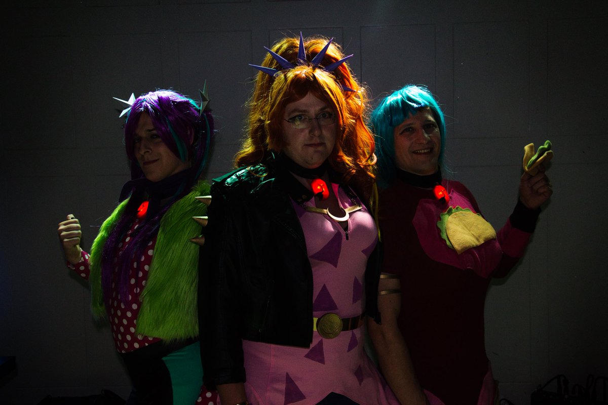 I never shared the Dazzling pics from last weekend.
Which is weird because these are among my favorite pictures ever that I‘m on #dazzlings #cosplay #ariablaze