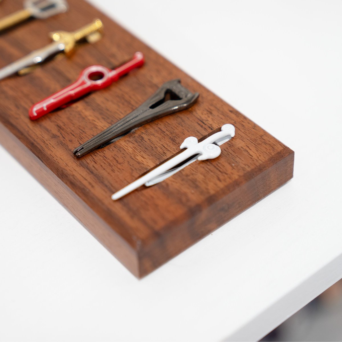 HerosArmory's tweet photo. So many choices...which clip do you find yourself going with the most?
#tieclips #nerdyclips #nerdytieclip #nerdytieclips #swordclips #swordclip #sword #herosarmory https://t.co/2japergu7p