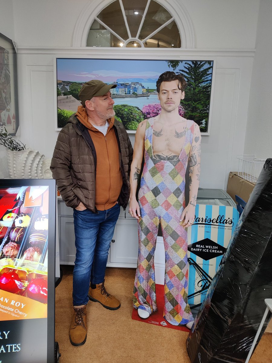 IndecisiveAuto's tweet photo. Not sure what's going on here? 🤔 https://t.co/WCLWb8G44O