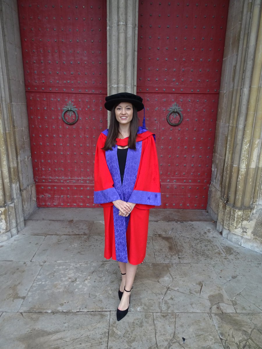 PhD graduation day! A huge thank you to my PhD supervisors, Prof Emile Bojesen and Dr Daniel Varndell 💜