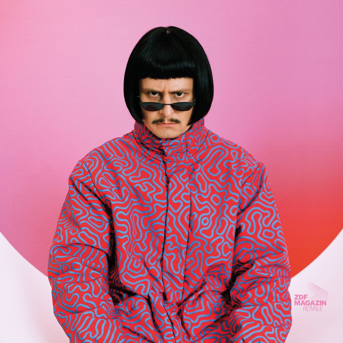 OLIVER TREE CRASHES GERMANY'S SECOND FUNNIEST LATE NIGHT SHOW ON FRIDAY EVENING IN THE SECOND GERMAN TELEVISION AND PERFORMS ROMANTIC LOVE SONG. Morgen bei #MachMaLauter