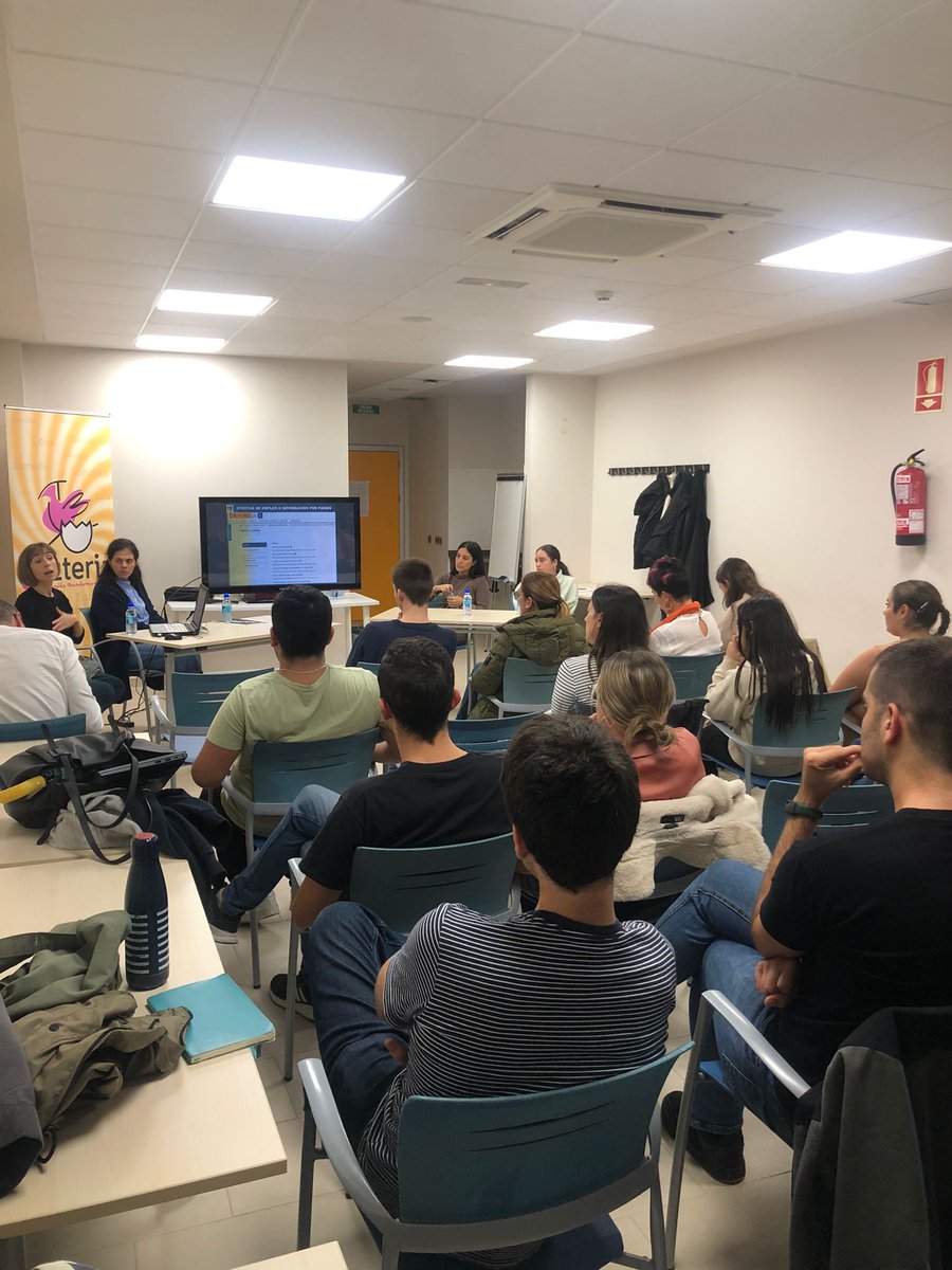EuropeDirectBiz's tweet photo. Hoy nos vamos a difundir oportunidades de movilidad juvenil en la jornada organizada por la Mancomunidad de Txorierri en la que participamos en esta primera parte junto con Nagore de Eures-Lanbide y Yasmina de @KIRIBIL punto Eurodesk en Bizkaia. Eskerrik asko! #LearningMobilityEU https://t.co/9zu0htSHOt
