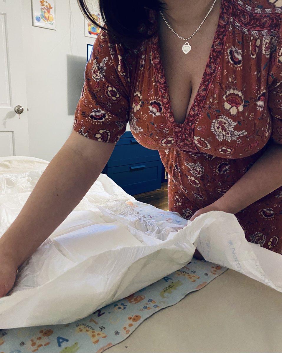 DommyMommyK tweet media