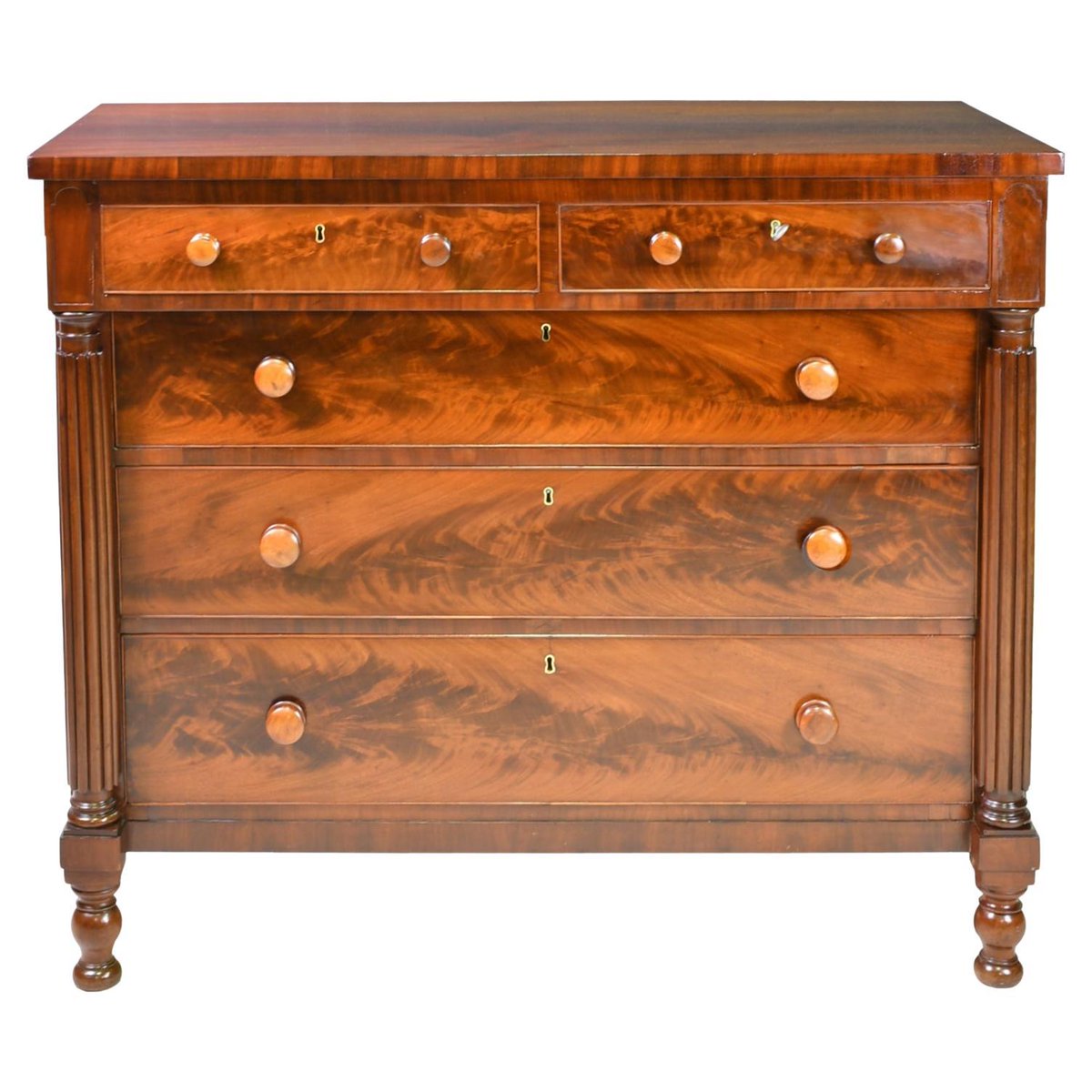 BonninAshley's tweet image. American Federal Chest of Drawers in West Indies Mahogany, Baltimore, circa 1835
bonninashley.com/furniture/amer…

#ChestOfDrawers #AntiqueFurniture #BonninAshley #Miami #Florida