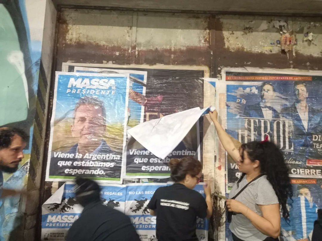 adriansalles_84's tweet photo. MASSA PRESIDENTE

Este domingo 19 defendé con tu voto a las abuelas y las madres, a la democracia, a las Malvinas, a la Escuela Pública, Salud Pública y la ciencia.

Votá con amor, responsabilidad y esperanza.❤️ 

Por más derechos y no menos. 

#MassaPresidente2023 https://t.co/6s7hj3e0An