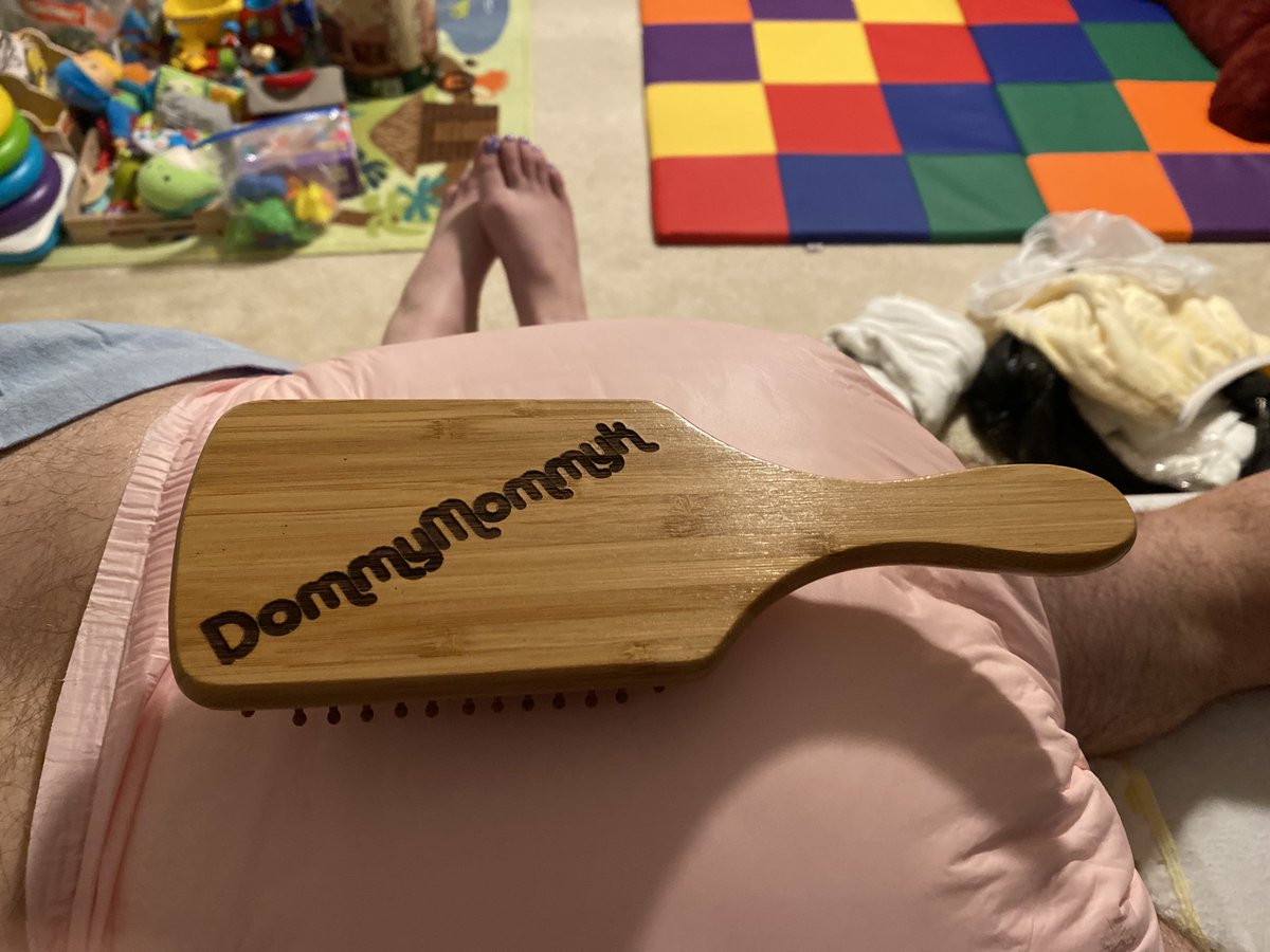 DommyMommyK tweet media