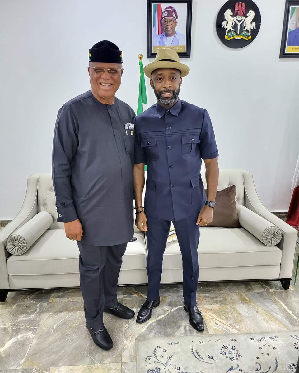AmazingGrace023's tweet photo. Private Citizen Visits His Governor and Brother in Abuja.

Thank you YE Pastor Umo Eno,my Governor and brother for the audience to share thoughts on matters of State Development. https://t.co/nobl2uAviZ