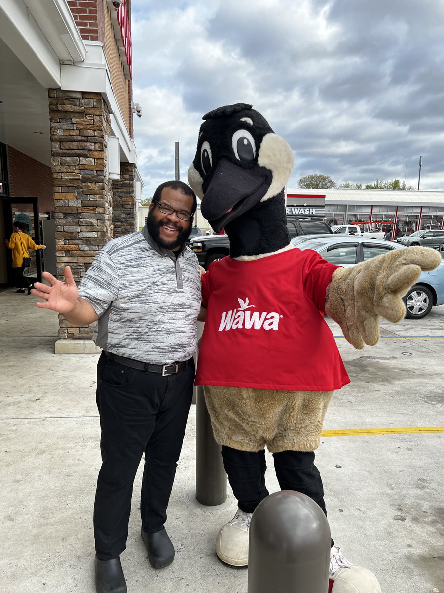 FeedMoreInc's tweet photo. Did you know you can support your local @VAFoodBanks member like Feed More every time you shop @Wawa during their #CheckOutHunger campaign? Simply make a donation at the register and your support will help us help your #CentralVA neighbors in their time of need. https://t.co/pROG9j3Qwu