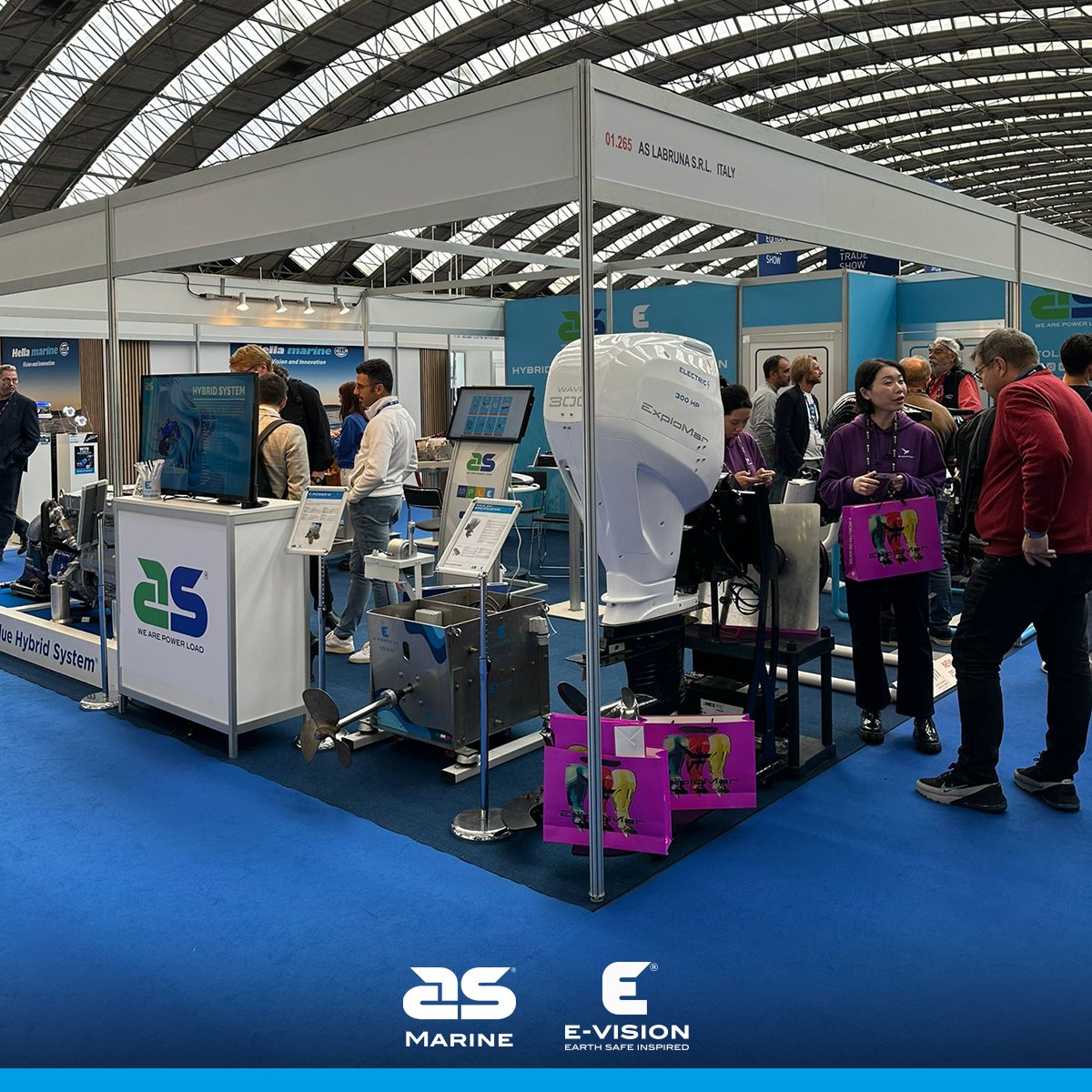 AS_Labruna's tweet image. AS Labruna al MetsTrade 2023 di Amsterdam. Pronti a scoprire il futuro della propulsione nautica? Vi aspettiamo allo stand 265 per toccare con mano i nostri prodotti E-Vision: motori elettrici full electric, kit marini, fuoribordo da 300 cavalli e molto altro.

 #metstrade2023