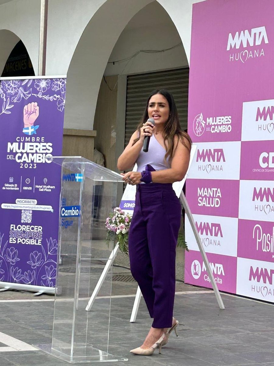 AlessandraRdlv's tweet photo. ¡El orgullo que siento!. Es un sueño hecho realidad implementar Puntos Violeta 🟣 en Ecuador, empezando por Manta, tanto en el municipio como en la Cámara de Comercio.

Prevención y atención a mujeres víctimas y conciencia para la humanidad. Merecemos vivir en paz💜 https://t.co/HstvABvAcS