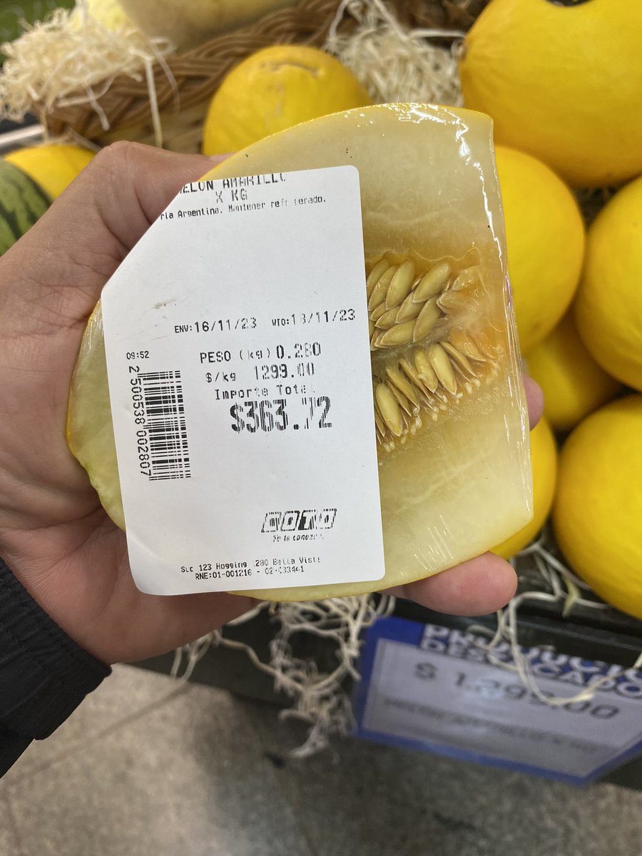 Coto fraccionando el melón en miniaturas por si te querés dar un gustito. El gobierno de científicos va a dividir el átomo. Orgullo, emoción.