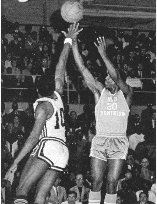 ODU_MBB's tweet photo. The Pioneer of Old Dominion Basketball. 

Remembering Arthur "Buttons" Speakes (1947-2023)

#ReignOn https://t.co/ADKL2By8Vr