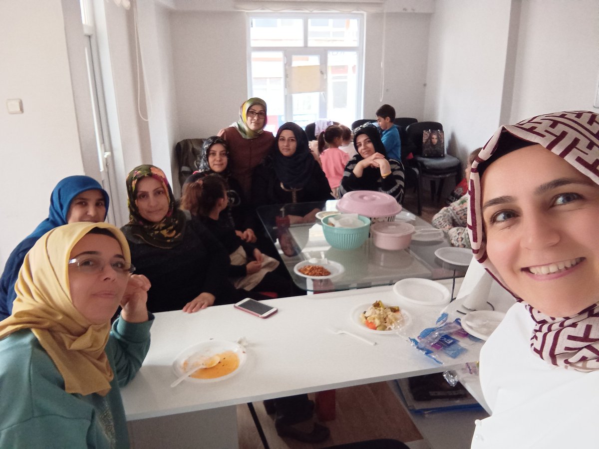 Elazığ büromuz da büyük seminer sonrası. Yeni çıkan ürünlermiz hakkında bilgi vermek adına öncülerimiz ile toplandık bugün. 
Çay eşliğinde güzel bir gün geçirdik