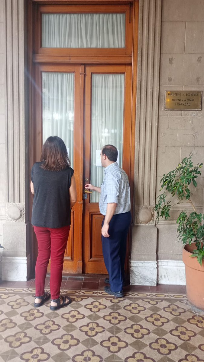 SadopTucuman's tweet photo. Dirigentes de Sadop realizaron gestiones en el Ministerio de Economía de la provincia para que se realice la ampliación presupuestaria referida a los $40.000 dispuesto por el gobierno . https://t.co/bpOVbvDfho