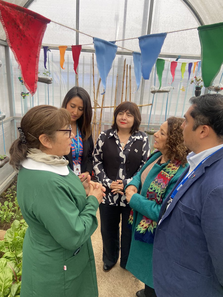 JUNJI_Araucania's tweet photo. 😍La subse @lagos_lagoss visitó el jardín infantil “Pillancito” de #Villarrica, donde compartió con la comunidad educativa y fue parte de las prácticas pedagógicas del establecimiento. https://t.co/VbK0bc3rDg